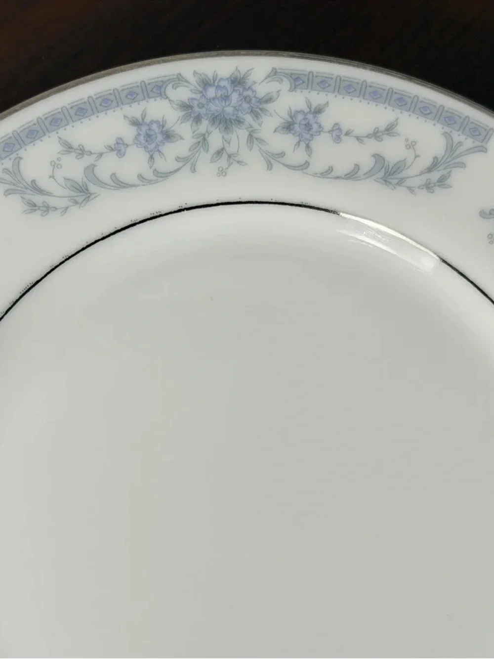 Classic Floral Rim Porcelain Dinner Plate - White with Pale Blue Trim